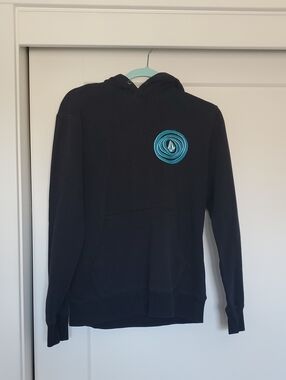 Volcom Men’s Black Hoodie with Blue Emblem